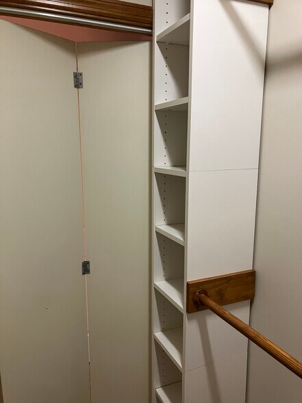 Walk In Closet Organizer - 4747 Knollwood Dr NW