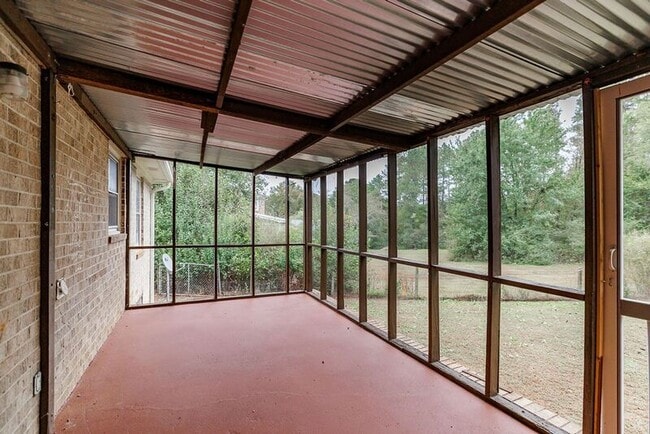 Building Photo - 160 Jockey Club Dr