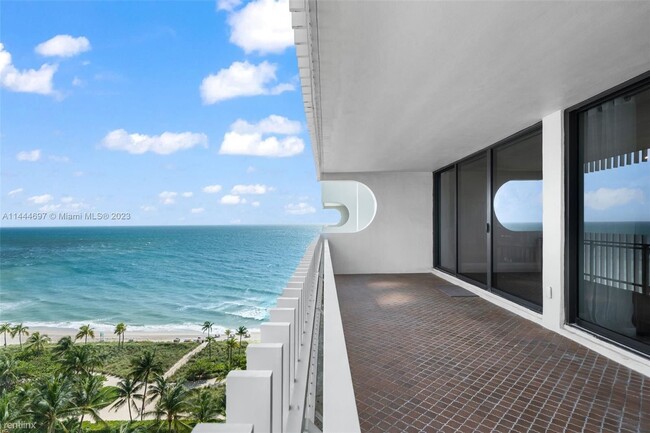 Building Photo - 2 br, 2.5 bath Condo - 10205 Collins Ave A...