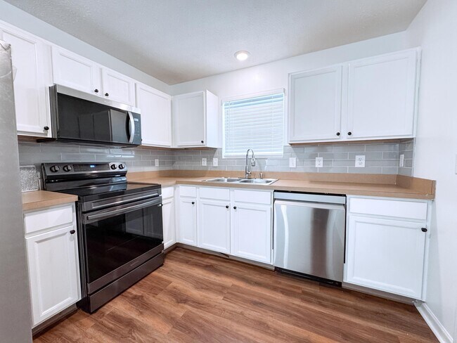 Building Photo - 7257 Reynolds Crossing Dr