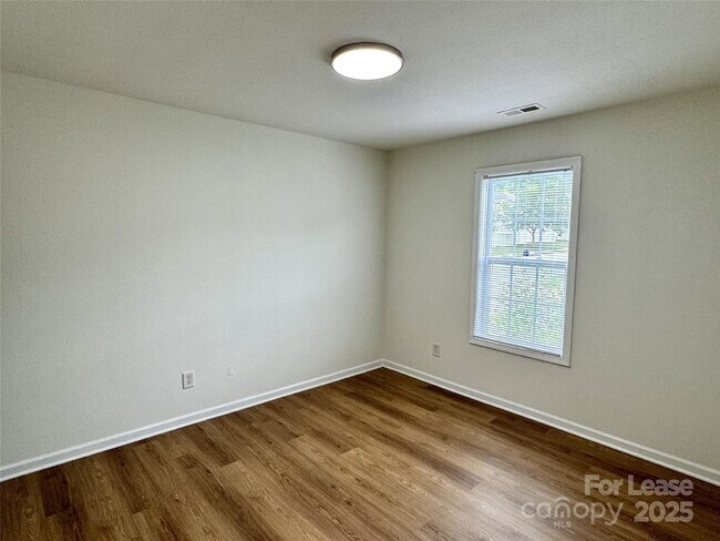 Building Photo - 3206 Salud Ln