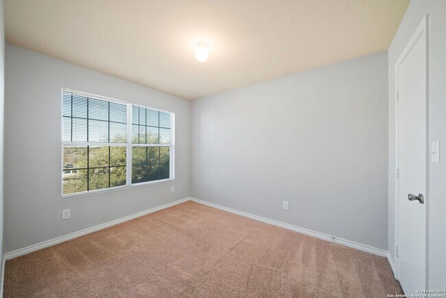 Building Photo - 3 Bedroom and 2.5 Bathroom located in The Gardens at The Summit Subdivision