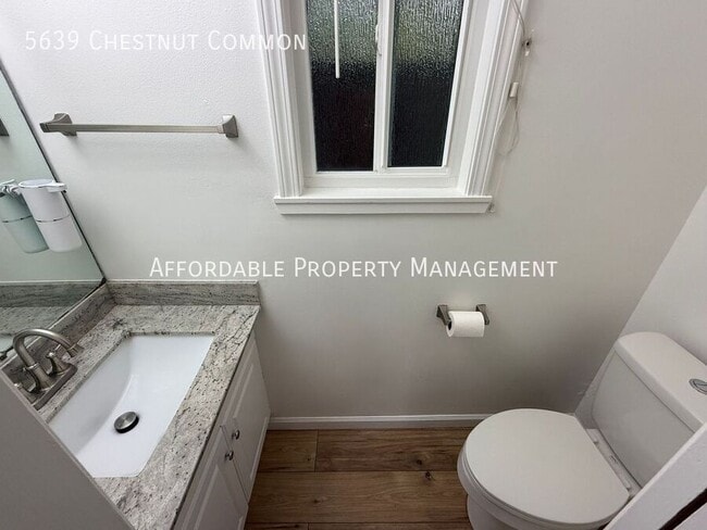 Building Photo - 5639 Chestnut Common