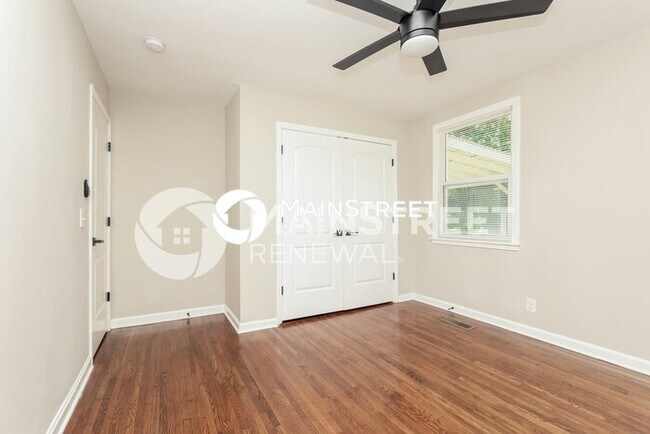 Building Photo - 3 Bedroom Pet-Friendly Home in NASHVILLE, TN with Main Street Renewal
