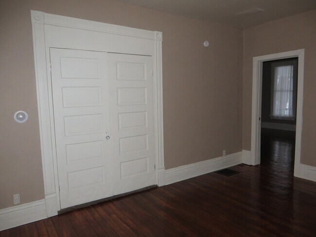 Building Photo - 1235 Swinney Ave