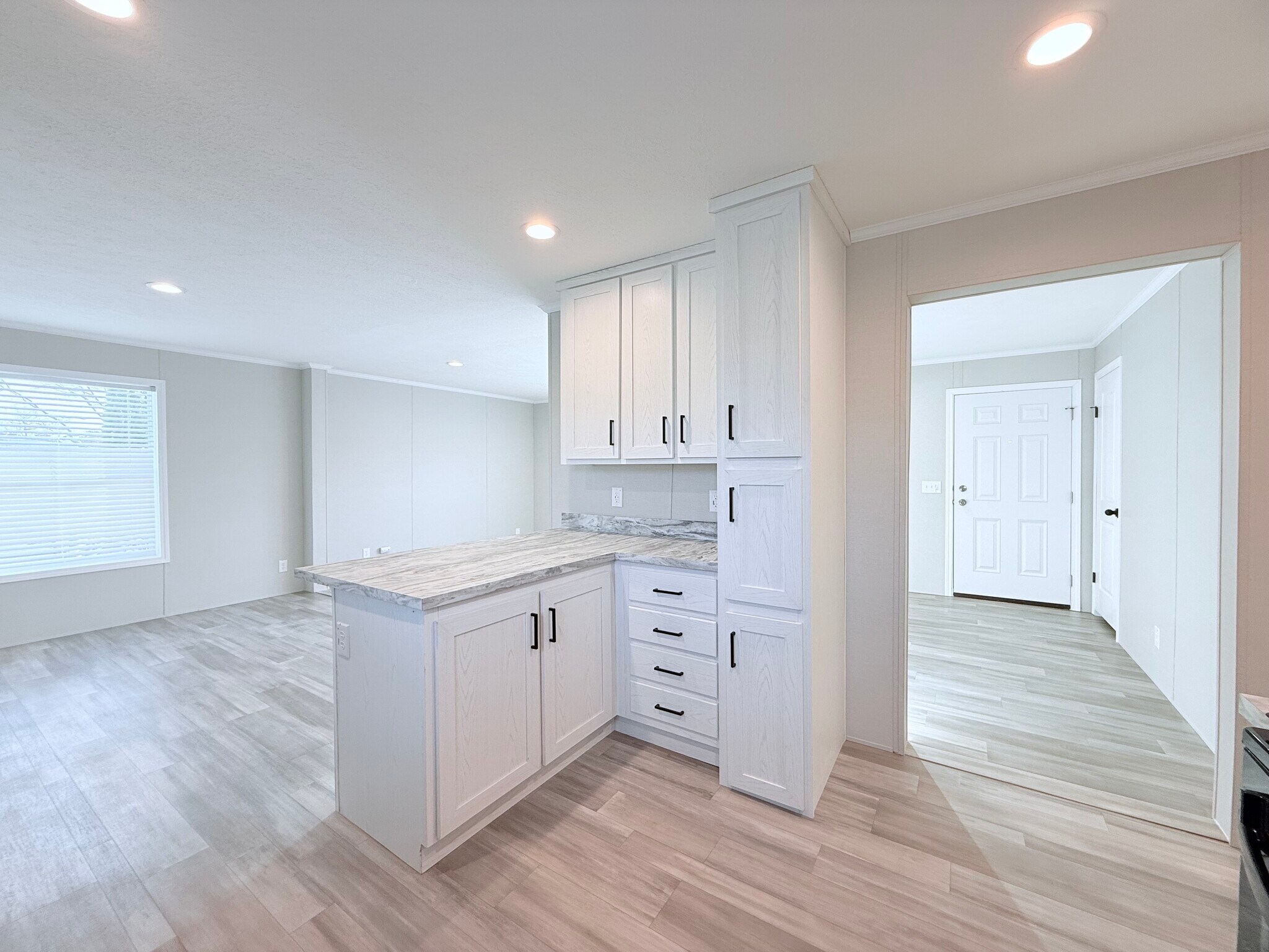 Building Photo - 29805 Jamestown Dr