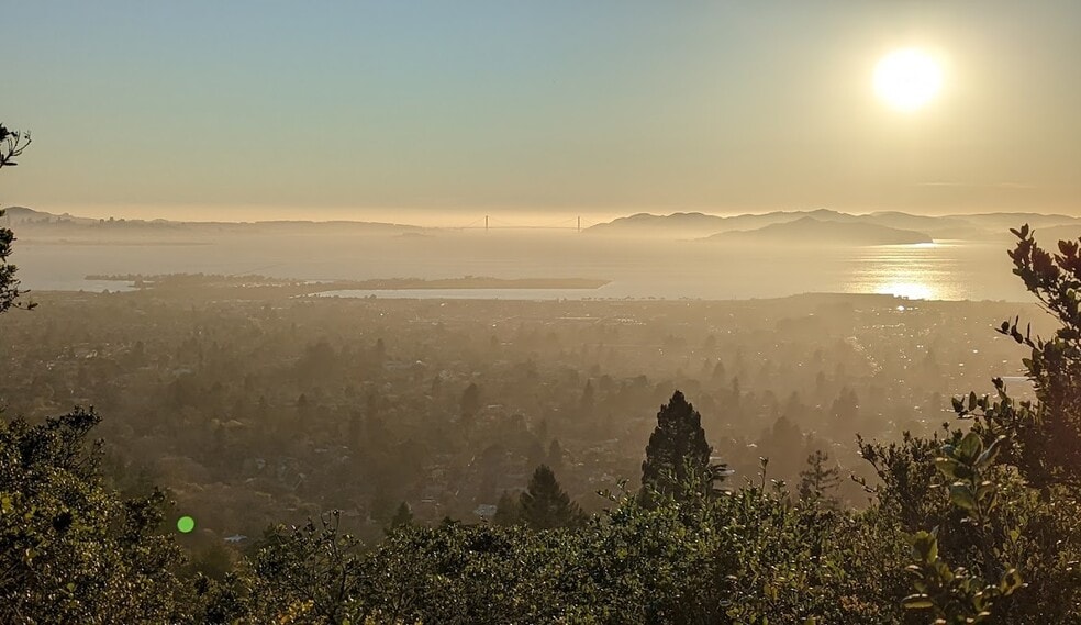 Building Photo - 1053 Cragmont Ave