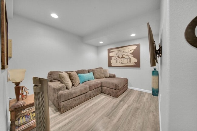 Building Photo - Welcome Home to this beautiful 5-bedroom h...