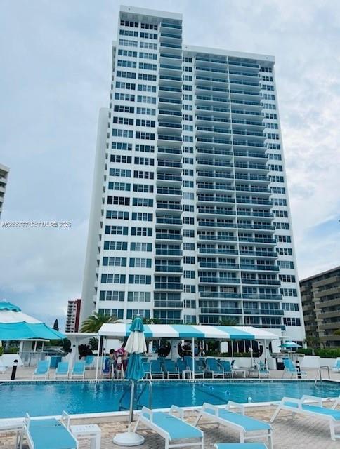 Building Photo - 3140 S Ocean Dr
