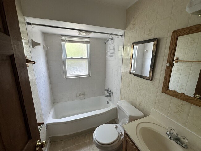 Building Photo - 22788 Rosalind Ave