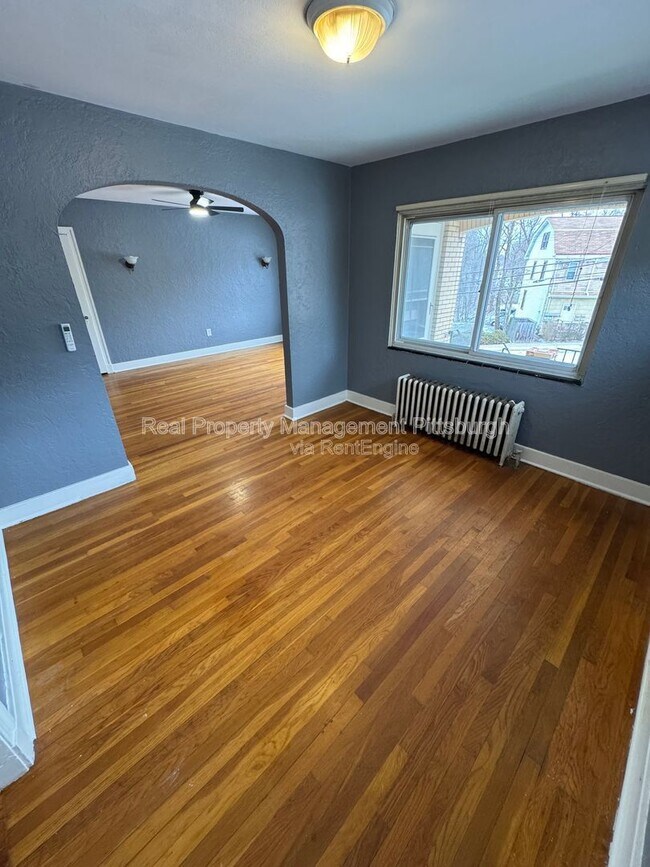 Building Photo - 4 Amherst Ave