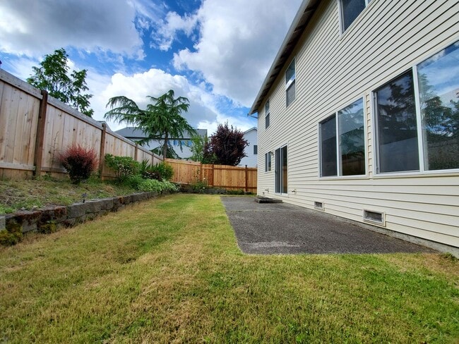 Building Photo - Charming 4-Bedroom Home in Peaceful Neighb...