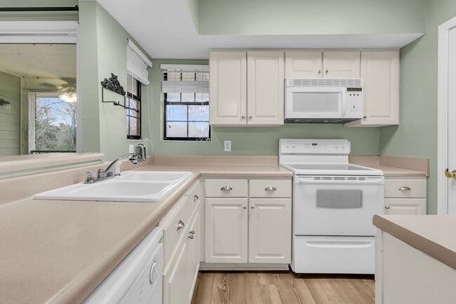 Building Photo - Charming 2BR/2BA Condo with Water Views in Sought-After Montclair – Mount Pleasant, SC