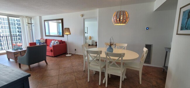 Building Photo - 531 N Ocean Blvd