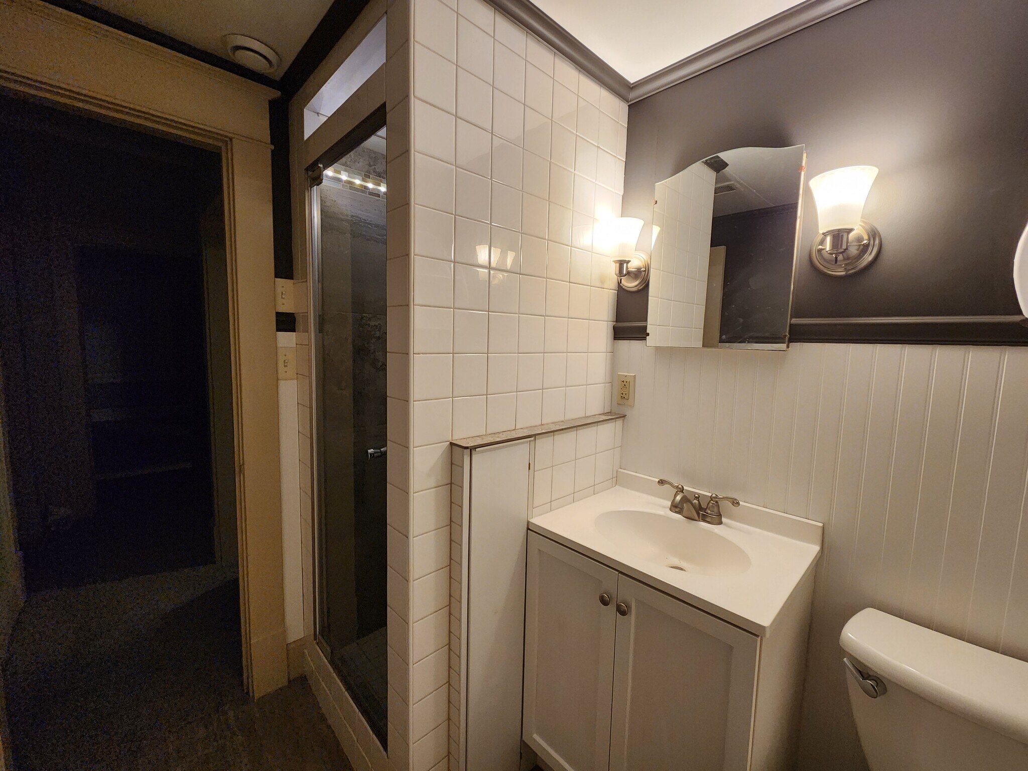 Building Photo - 614 Isabella St