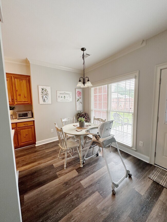 Building Photo - 5004 Hunter Ln