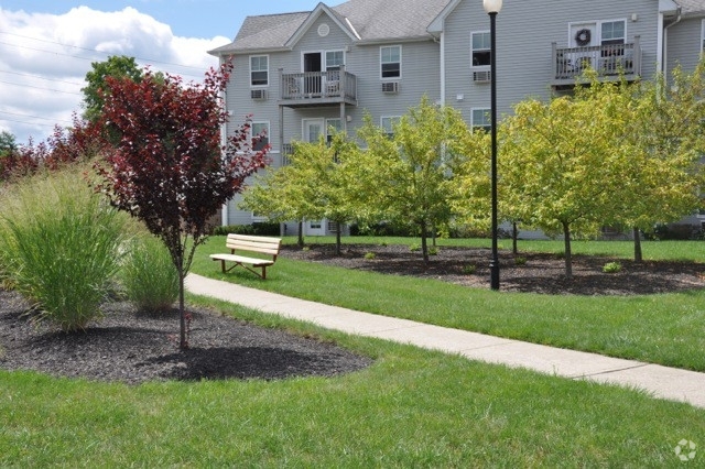 Building Photo - Middlecrest Crossing 55+ Senior Apartments