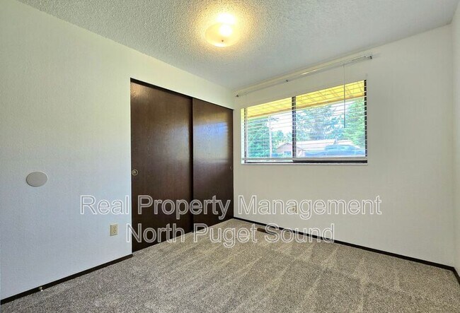 Building Photo - 2403 117th Ave NE