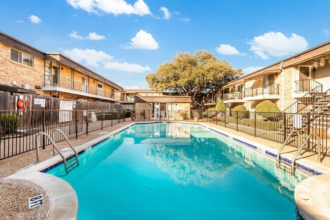 Building Photo - 10248 Regal Oaks Dr