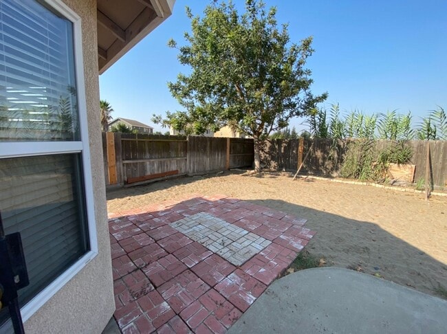 Building Photo - 4 bedroom single story in Manteca!