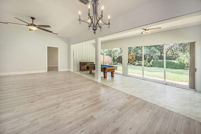 Building Photo - 8593 Wakefield Dr