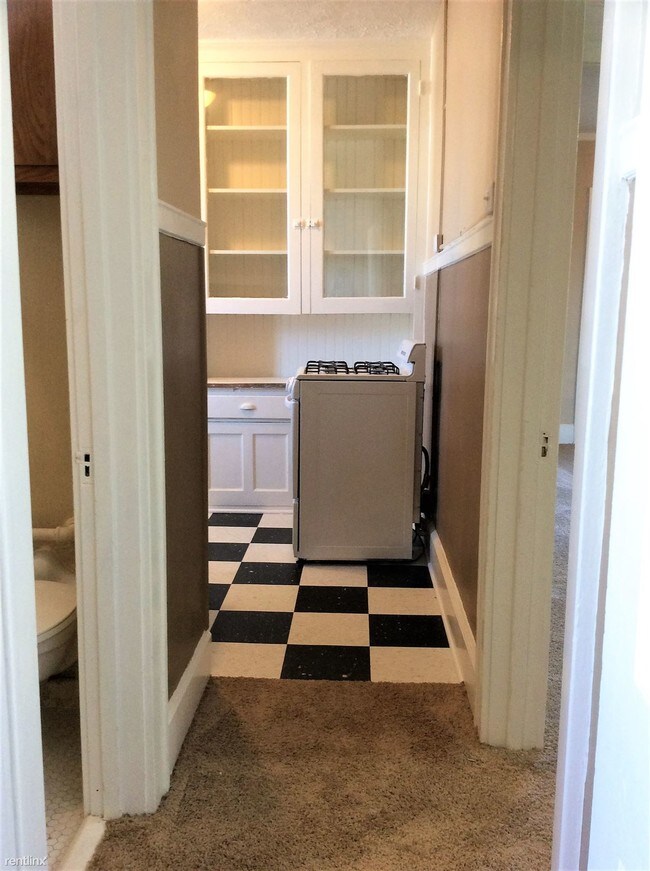 Building Photo - 2464 Harney St