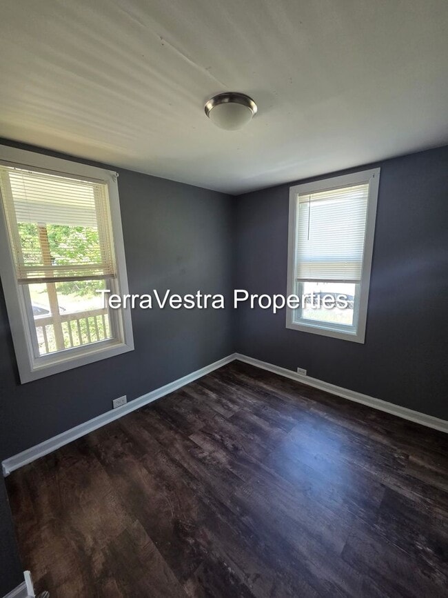 Building Photo - Single Family in Paulsboro! Eligible for $500 Security Deposit.