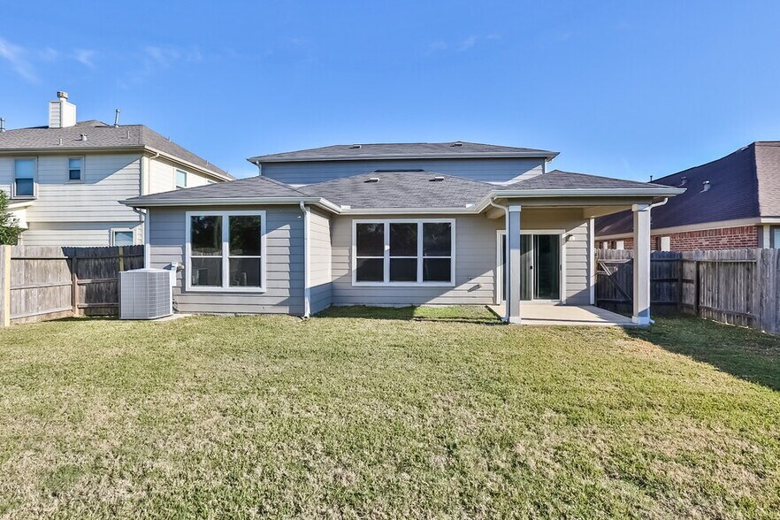 Building Photo - 7615 Shavano Ln