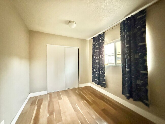 Building Photo - Ready-to-Move 2BR Apartment