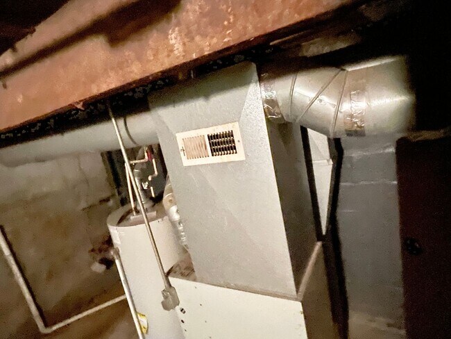 Building Photo - 1639-1639 E 31st St