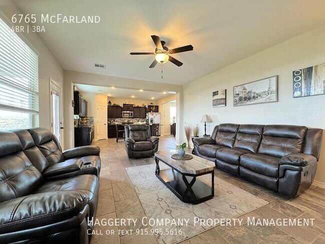 Building Photo - West El Paso 4 bed Refrig A/C with 3 car g...