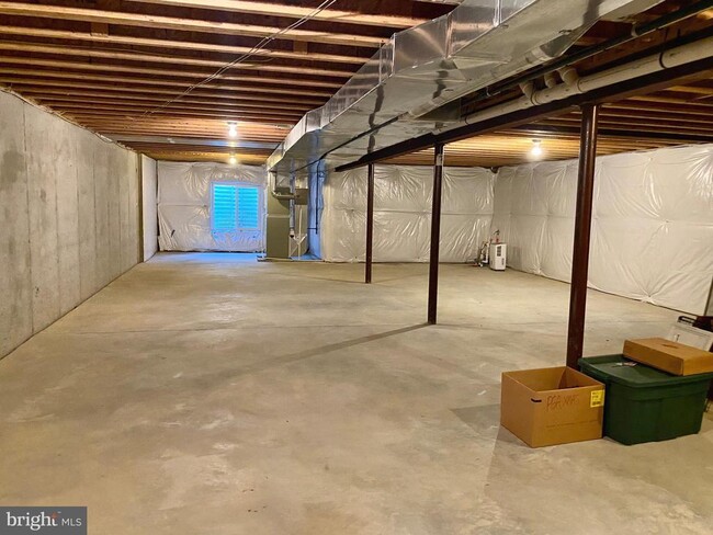 Building Photo - 216 Hoyer Ct