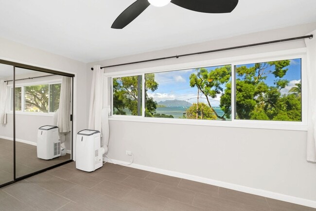 Building Photo - Experience Island Living at Its Finest in ...