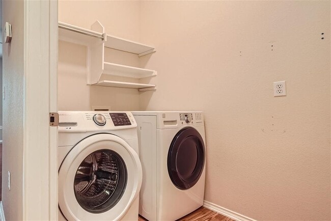 Building Photo - 120 Muir Ct