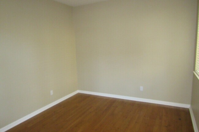 Building Photo - Beautiful Deer Ridge 4 Bed, 3 Bath Brentwood Home