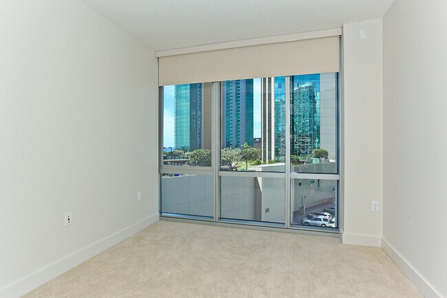Building Photo - 1189 Waimanu St