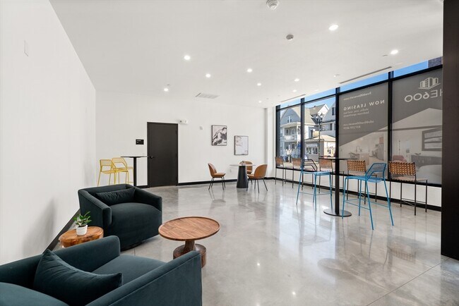 Building Photo - 600 Broadway