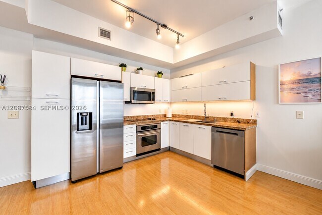 Building Photo - 2275 Biscayne Blvd