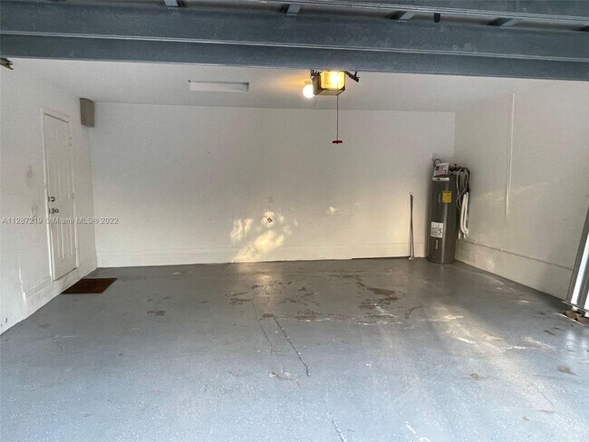 Building Photo - 686 Conservation Dr