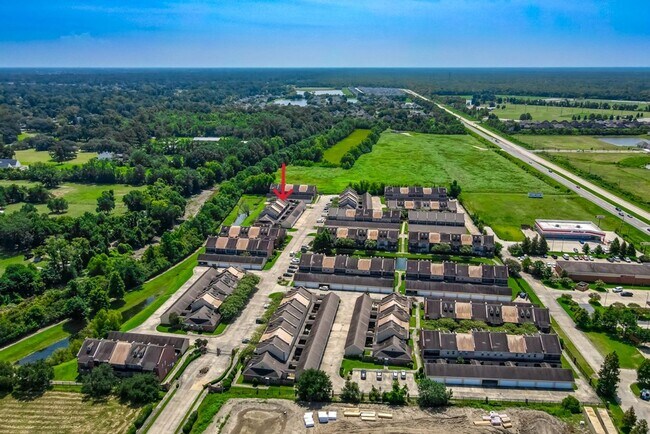 Building Photo - 10600 Lakes Blvd