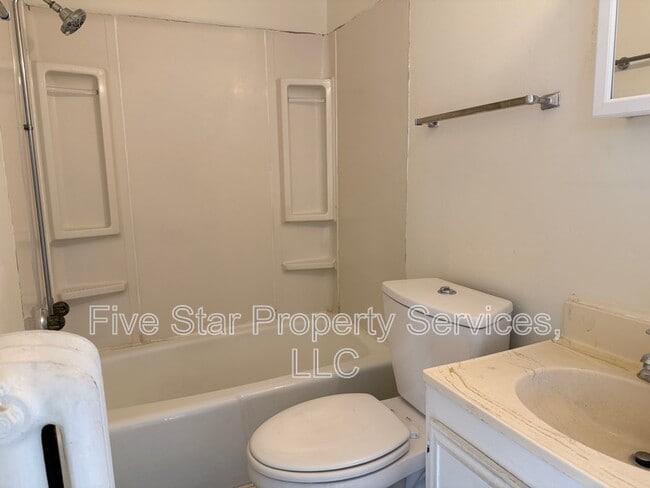 Building Photo - 529 S Park Ave