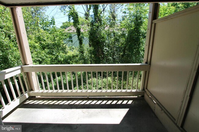 Building Photo - 8509 Barrington Ct