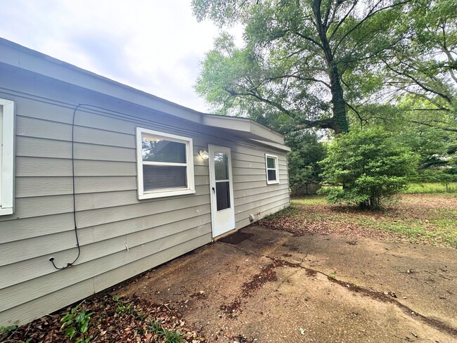 Building Photo - 4077 S Lancewood Dr