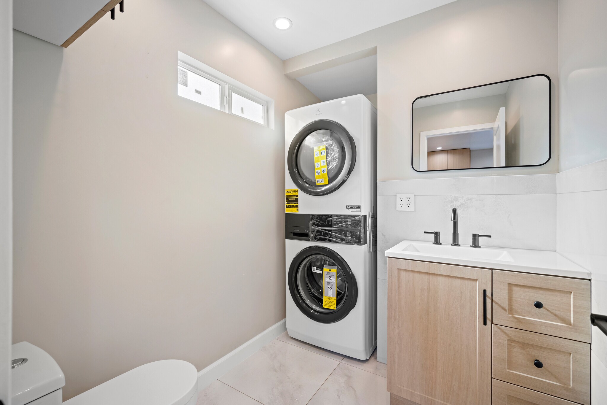 Building Photo - 7727 Gentry Ave