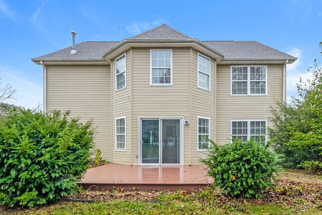 Building Photo - 914 Claiborne Ln