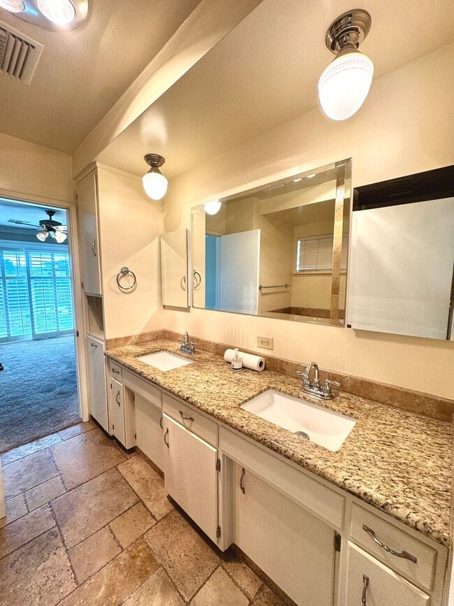 Building Photo - Light, Bright & Lovingly Maintained Claremont Home for Lease