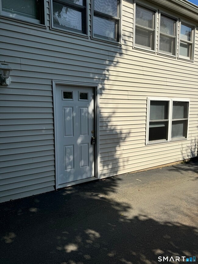 Building Photo - 1823 Boston Post Rd