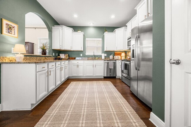 Building Photo - 120 Mosaic Oaks Cir