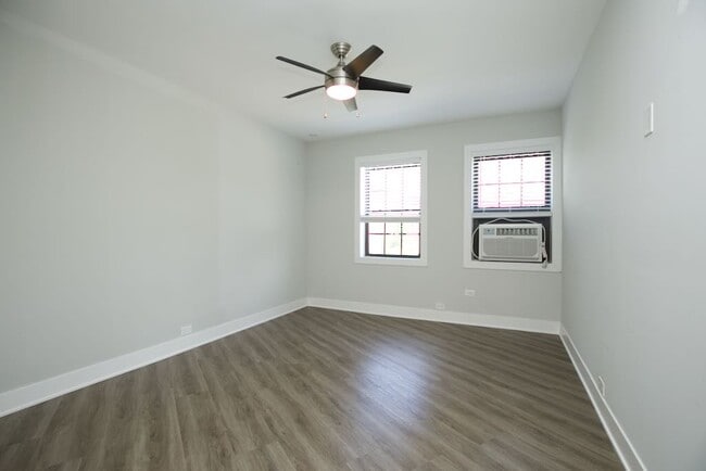 Building Photo - 735 Judson Ave