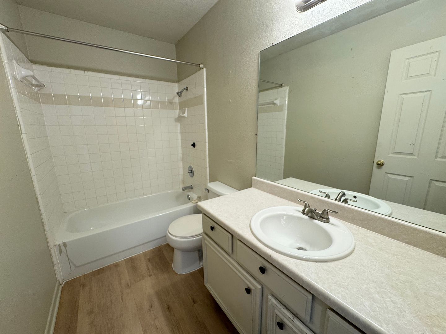 Building Photo - 1203 Monroe Loop